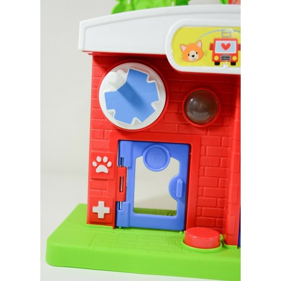 Fisher Price Little People Animal Rescue Adoption Center Playset Toy Incomplete - Picture 6 of 12